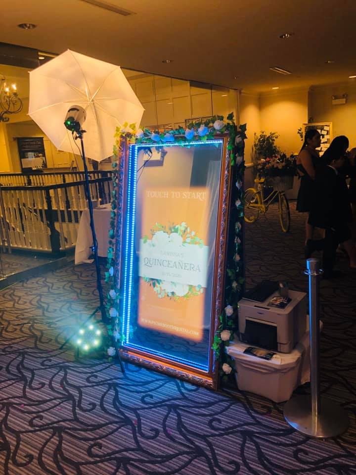 Load image into Gallery viewer, Mirror 2 Photo Booth - 65 Inch