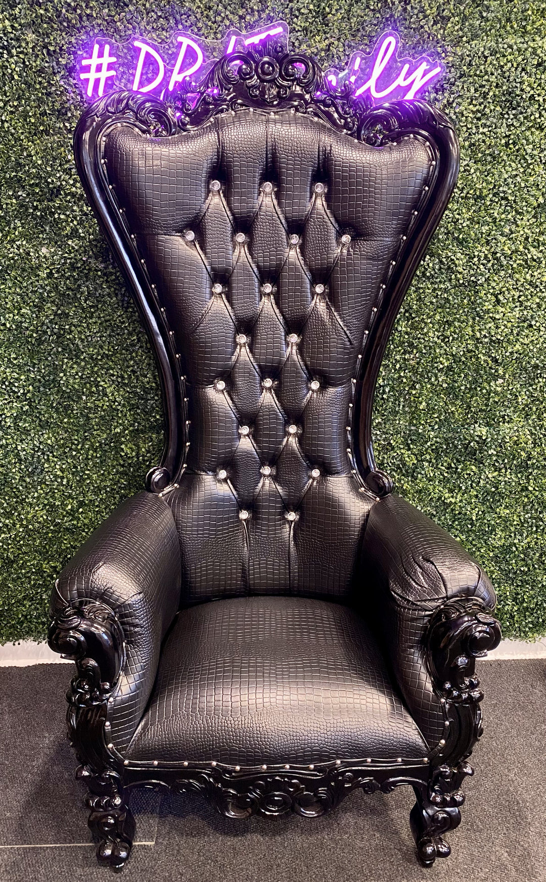 Queen Throne Chair Black/Black
