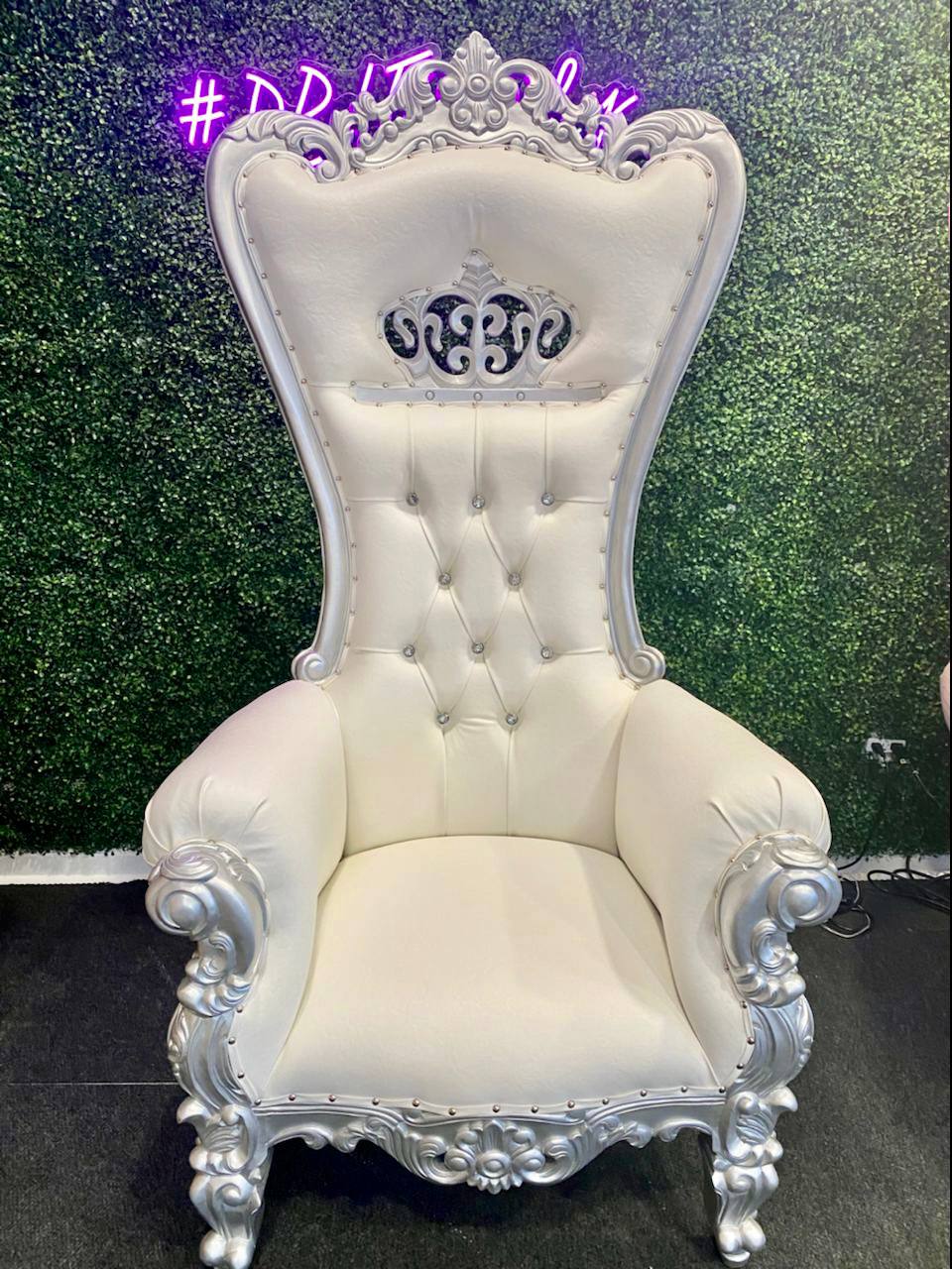 Crown Chair Silver/white